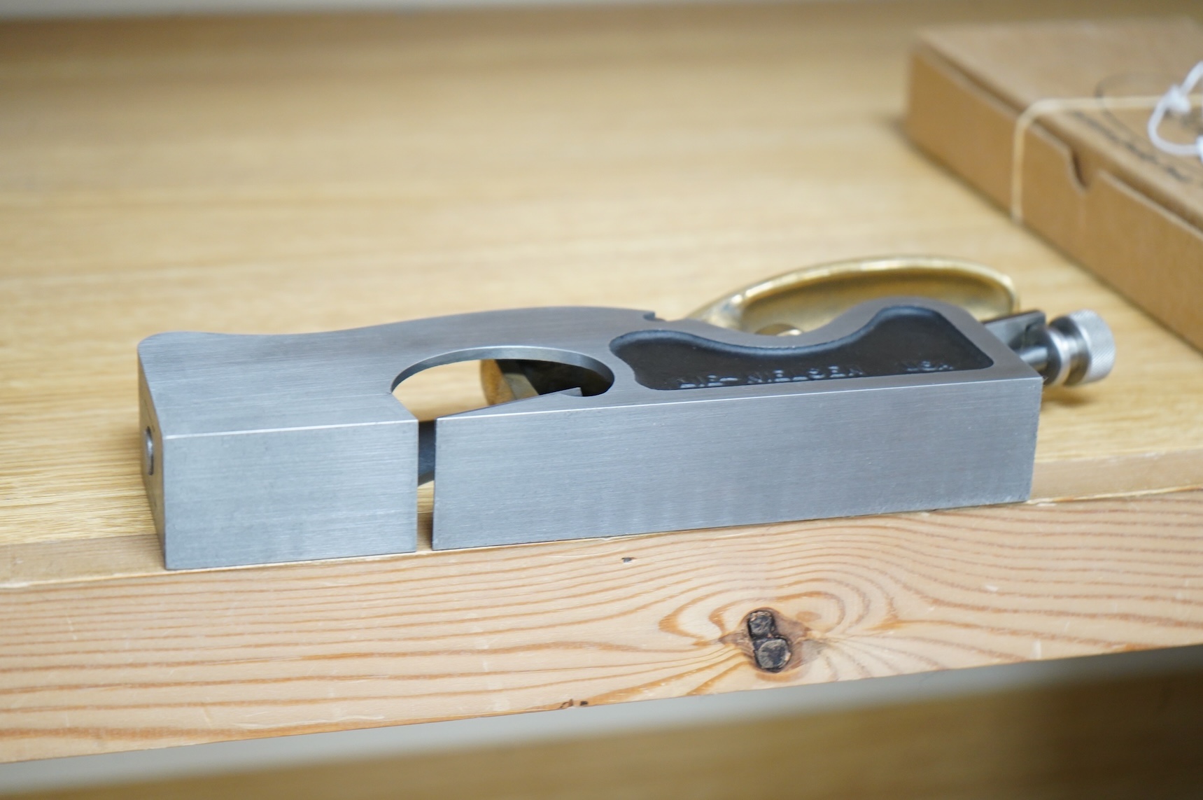 A boxed Lie-Nielsen Toolworks large shoulder plane (L-N 043) with paperwork